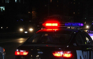 Бусдын биед заазуур тулган автомашиныг нь дээрэмджээ